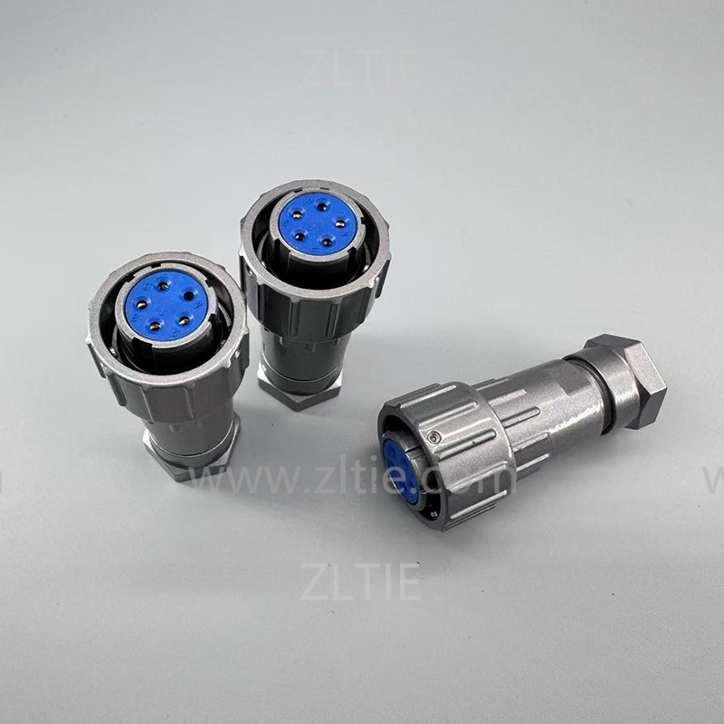 FQ18 Series 5-Pin Straight Female Plug