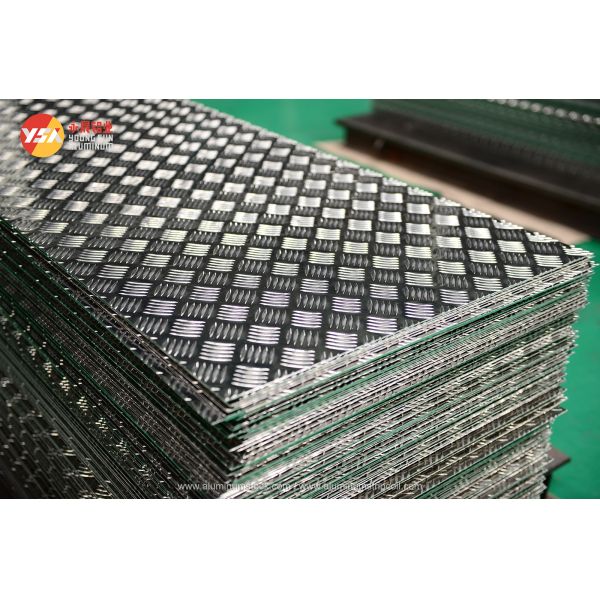3000/5000 Series Chinese Manufacturer Supply 5 Bar & Diamond Aluminum Checker Plate Aluminum Sheet