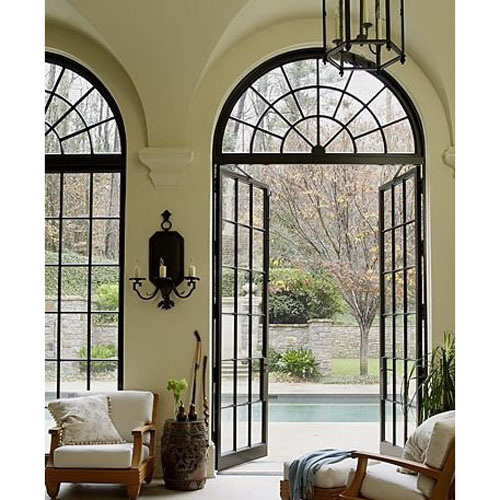 Черный гриль железного каркаса ужесточал стиль стеклянных дверей Windows винтажный