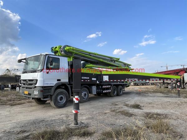 Green Refurbished Zoomlion Concrete Mixer Machine 56 Meter Used Concrete Pump Truck