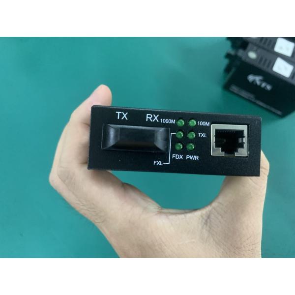 Мультимодный преобразователь СМИ Гигабит 850nm SFP Ethernet Unmanaged 2KM CE FCC Compliant