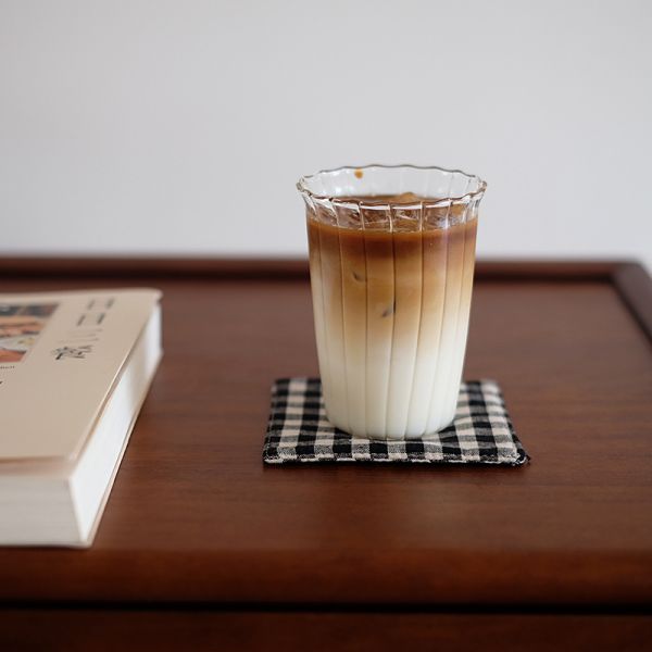Flower Shape Inner Stripe Borosilicate Glass Coffee Mug for Cold Brew Latte Milk