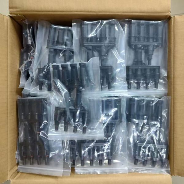 One In Four Solar Panel Connectors Male Female Parallel Branch Connectors ODM OEM