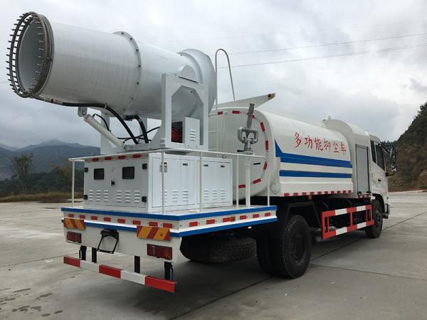 Multifunctional Dust Suppression Water Truck With 80m Sprayer And Manual Transmission