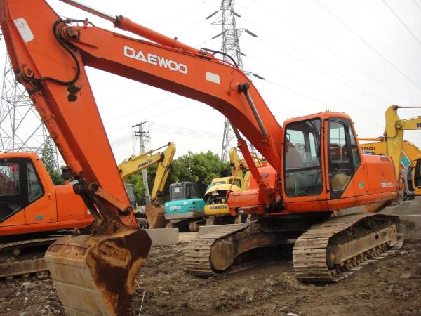 Used Crawler Excavator Daewoo Dh220 Secondhand Backhoe Hydraulic Digger with Quality