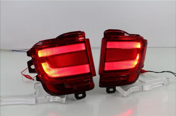O amortecedor vermelho do TOYOTA LAND CRUISER montou luzes do diodo emissor de luz