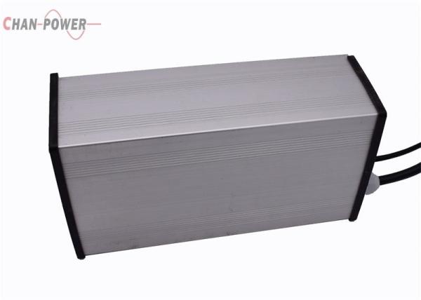 IP67 Solar Energy Street Light CREE 45 Watt Flux 6075lm For Road / Parking