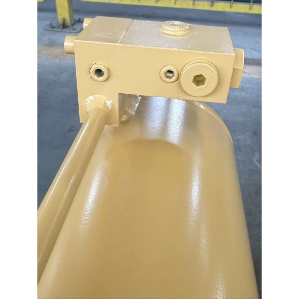 Custom Double Rod End Steel Hydraulic Cylinder With Hard Chrome Plated Valve Block