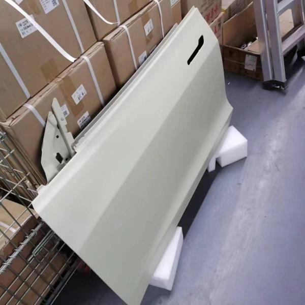 Parties automobiles pour véhicules à moteur