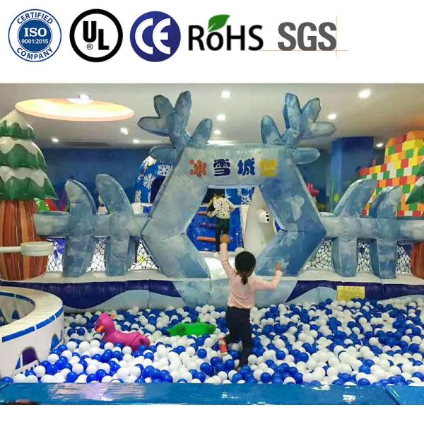Didi Château Naughty à thème de neige Jeux en intérieur pour enfants avec glissière en PVC et trou de balle