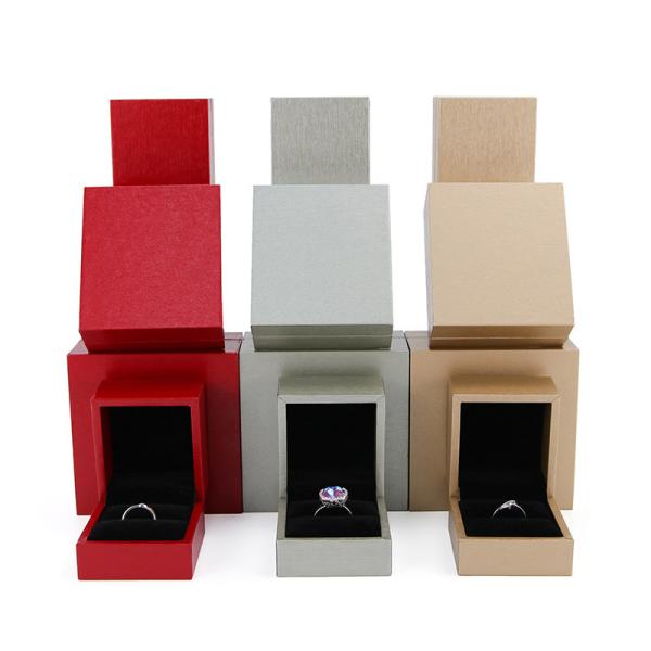 Taille personnalisée Luxe carton tactile Jeux de boîte d'emballage pour bracelet et bague