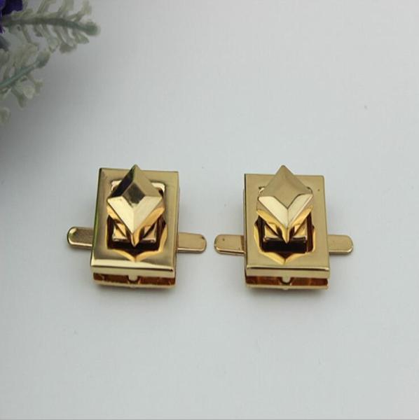 Most popular fashion square shape zinc alloy light gold twist lock hardware