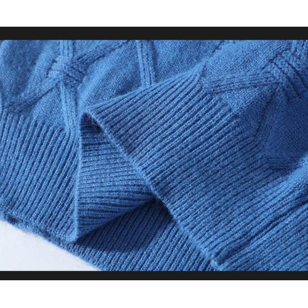 Men's Crew Neck Sweater Knitted with Thick Fabric and Patchwork Pattern in Winter
