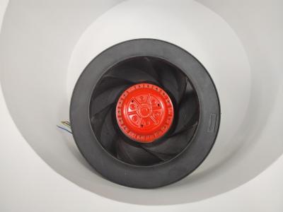 O fã centrífugo de 2710 RPM curvou para trás IP54 com anel curto da entrada