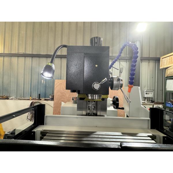 4 оси Вертикальная CNC фрезерная машина XKH8140A Малая обработка форм CNC Ручной универсальный фрезерный инструмент