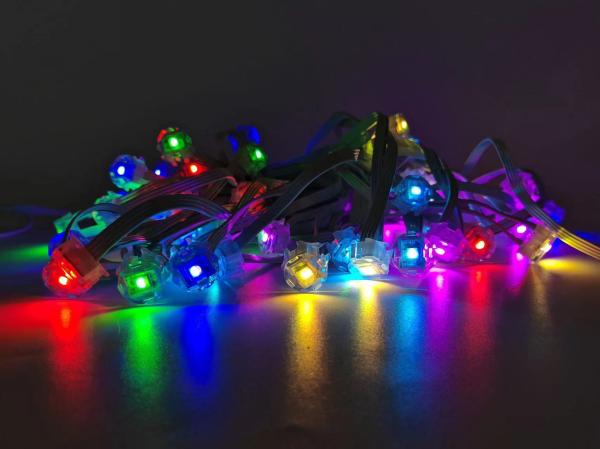 Lumières extérieures RGB intelligentes IP67 étanches à l'eau Éclairage de l'oreille WIFI Éclairage extérieur permanent pour la maison