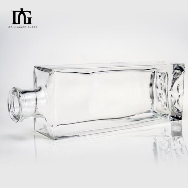 Custom 500ml Clear White Gin Vodka Tequila Liquor Glass Spirit Bottle with Cork