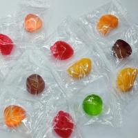 Caramelos de goma coloridos envueltos individualmente para fiestas, eventos y disfrute diario