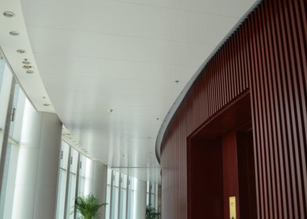 O painel de teto suspendido da tira da decoração alumínio interno chanfrou a borda Eco-amigável