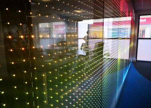 P8.93 90 Transparent LED Display Screen 1000x500mm 5 Years Warranty
