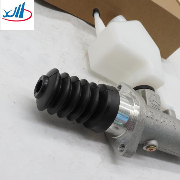 A7 T7H Sinotruk Howo Parts Clutch Master Cylinder Clutch Master Pump WG9925230520/1