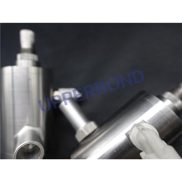 接着剤のアプリケーターをひっくり返すProtos 90E Hauniの巻きたばこ用紙