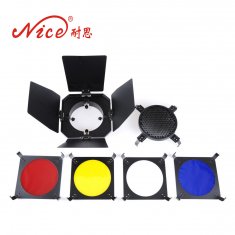 Дверь амбара студии деятельности портрета простая освещая наборы