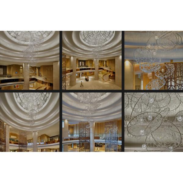 Внутреннее убранство Креативный зал Кристаллы Большие люстры Высокие места