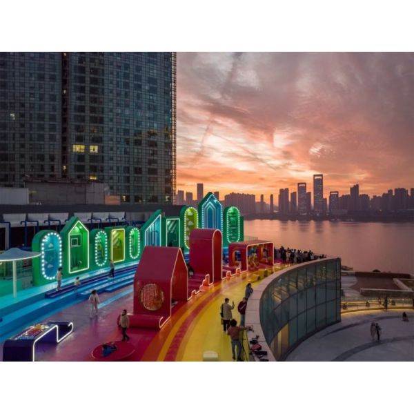 Rainbow-Themed Interactive Stainless Steel Sculpture - Customized Urban Art Installation for Public Spaces