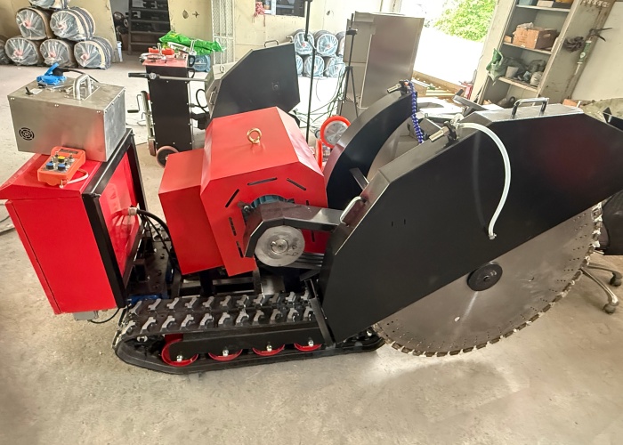 All Terrain Crawl Dual Purpose Cutting Saw For Emergency Repair And Construction Cutting