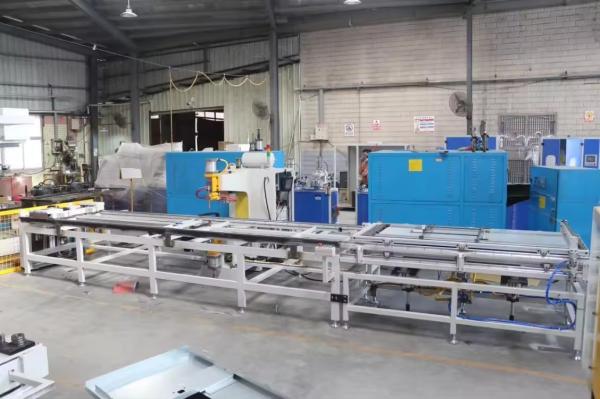 Machine de soudage à point de plaque de porte à fréquence 50 Hz pour matériaux en acier/aluminium