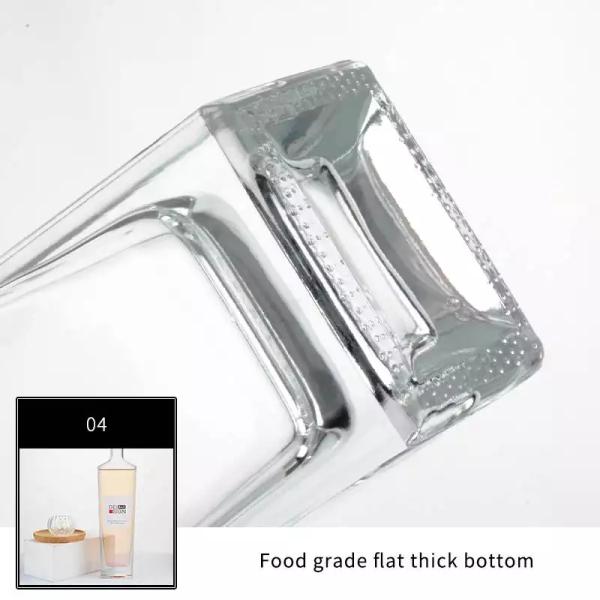 Square Spirit Liquor Bottle Capacity 750ml Base Material glass with Synthetic Cork