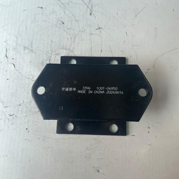Yutong King Long Bus Engine Mount 1001-06950 Rubber Metal Composite