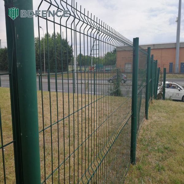 Easily Assembled 3D Curved Metal Iron Panel Perimeter Security Fencing V Mesh Welded