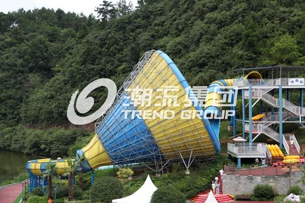 Huge Tornado Custom Water Slides For Family Riding , Width 18.6m