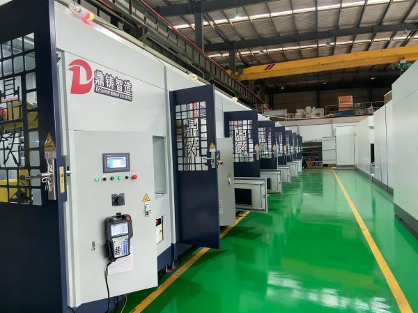 Motorcycle Engine Cylinder Block Robot Sanding Belt Grinding System Zinc Alloy Accessories Deburring Surface Polishing Machine