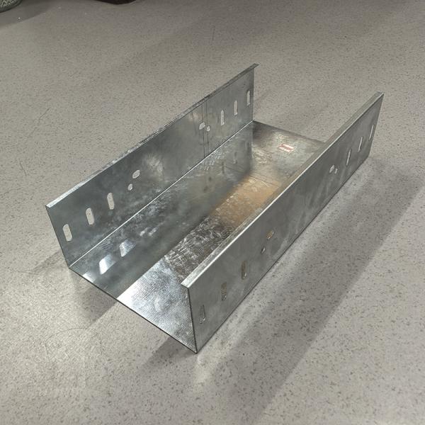 30-500mm Side Rail Height Zinc Coated Cable Tray Hot Dip Galvanized Smooth 2m-6m Length