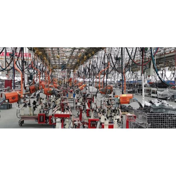 3D Suspension Spot Welding Machine With Flexible Arm For Automotive Body Welding