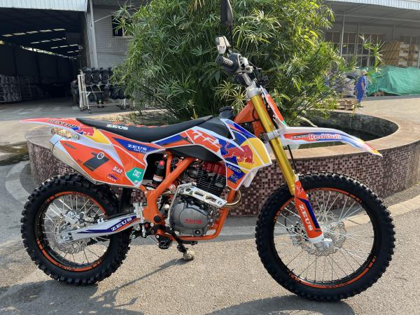 2024 New dirtbike 250cc PR300 engine 6speed oil cool dirt bike 300cc Bolivia hot sale motorcycles 250cc