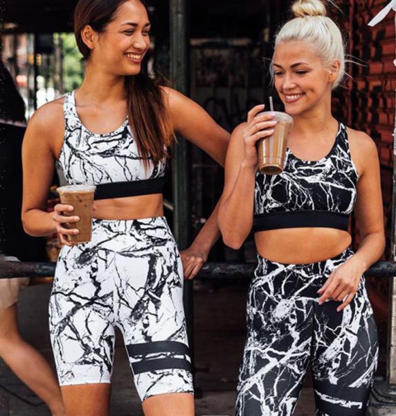 Os esportes de nylon da cópia do exercício malham o short Scrunch caneleiras da ioga da aptidão da mulher da extremidade