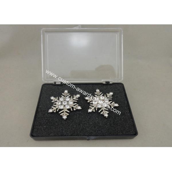 Customized Zinc Alloy Die Casting Snow Flower Brooch Pin , Clear Stone Metal Badges
