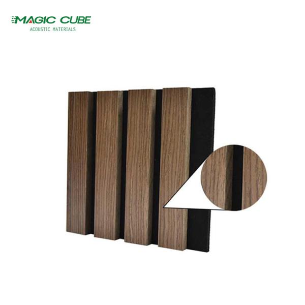 Prévention des incendies Panneaux en bois franc polyester pour murs dans le style de conception contemporain