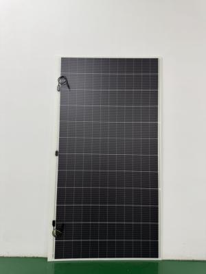 Panneaux solaires flexibles BIPV 2260*1219*3mm 300W 400W 500W Taille du paquet 226.00cm * 122.00cm * 0.30cm