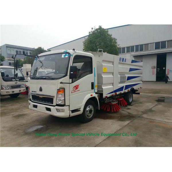HOWO RHD / LHD Mobile Road Sweeper Truck , Truck Mounted Street Sweeper