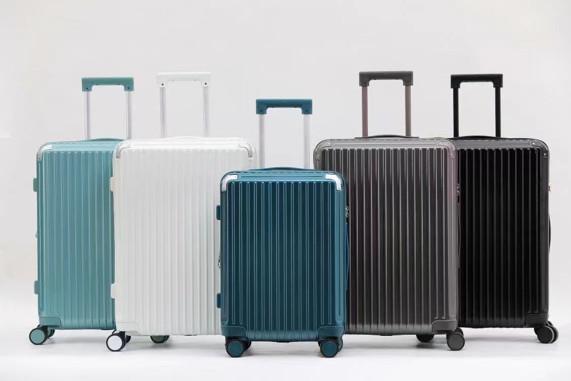 Best Selling Multi-Function Travel Case Luggage Set Outdoors Spinner Suitcase USB Charging Port Cup Holder Aluminum PC Materials