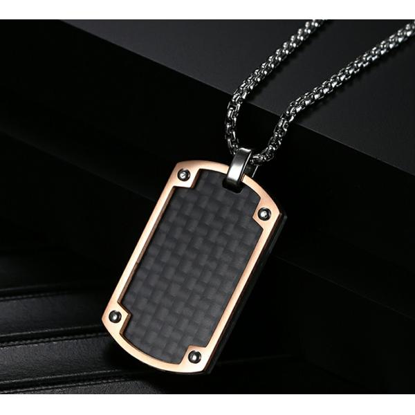 En stock de acero inoxidable y fibra de carbono colgantes collares fábrica mayorista