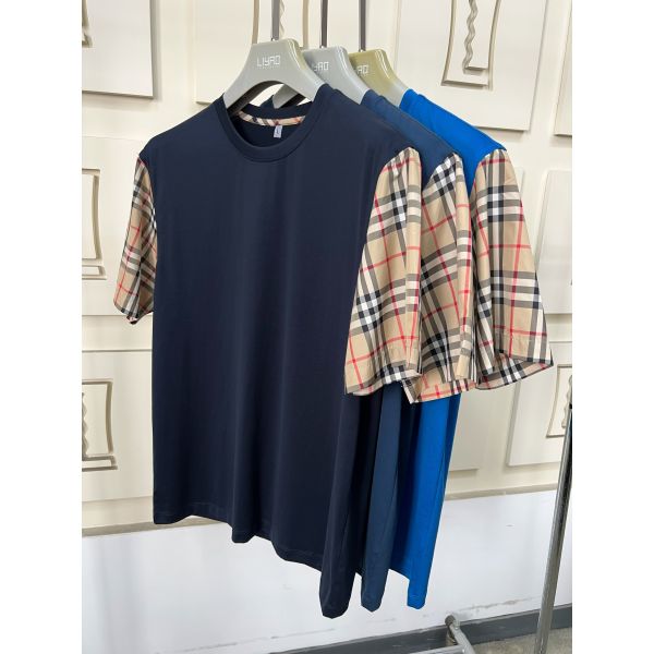 Men's Fashion Tees with Iconic Plaid Sleeves, Regular Fit Crew Neck, High - Quality Cotton