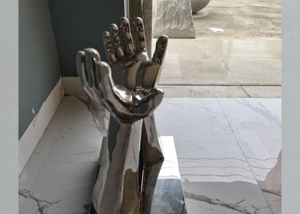 Escultura de aço inoxidável da mão do metal do contemporâneo da altura 51cm para a decoração interna