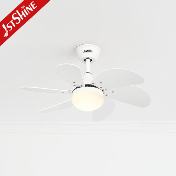 1stshine Lâmpada de ventilador de teto com lâminas brancas e 6 velocidades 110-240V/50Hz-60Hz Voltagem de entrada