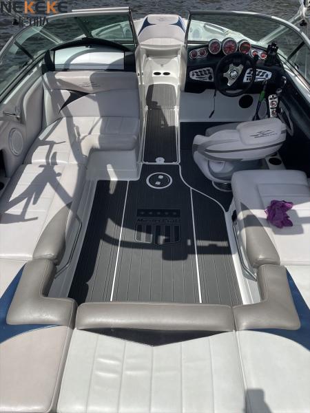 6mm Thickness 3000-Hour UV Resistant Self-Adhesive Marine EVA Flooring Boat Deck Mat for Mastercraft X15 Cockpit